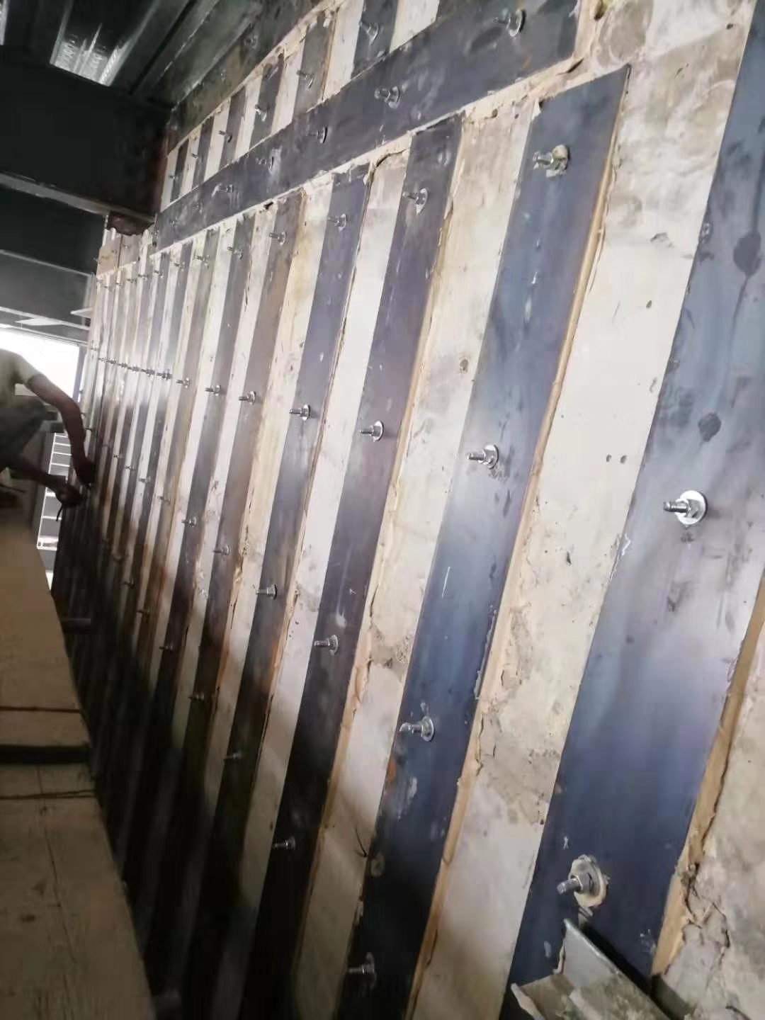 儋州粘钢加固的施工流程